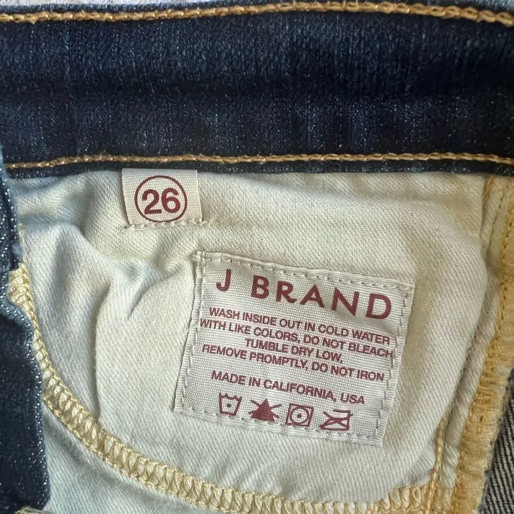 J Brand Low Rise Dark Rinse Skinny 98% cotton Jeans SZ 26